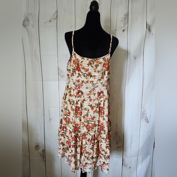 American Eagle spagetti strap floral dress. Size L - Picture 3 of 4